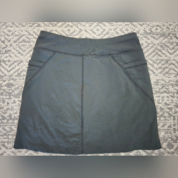 Athelta Excursion Skort Jasper Green Size Small EUC - Picture 4 of 8